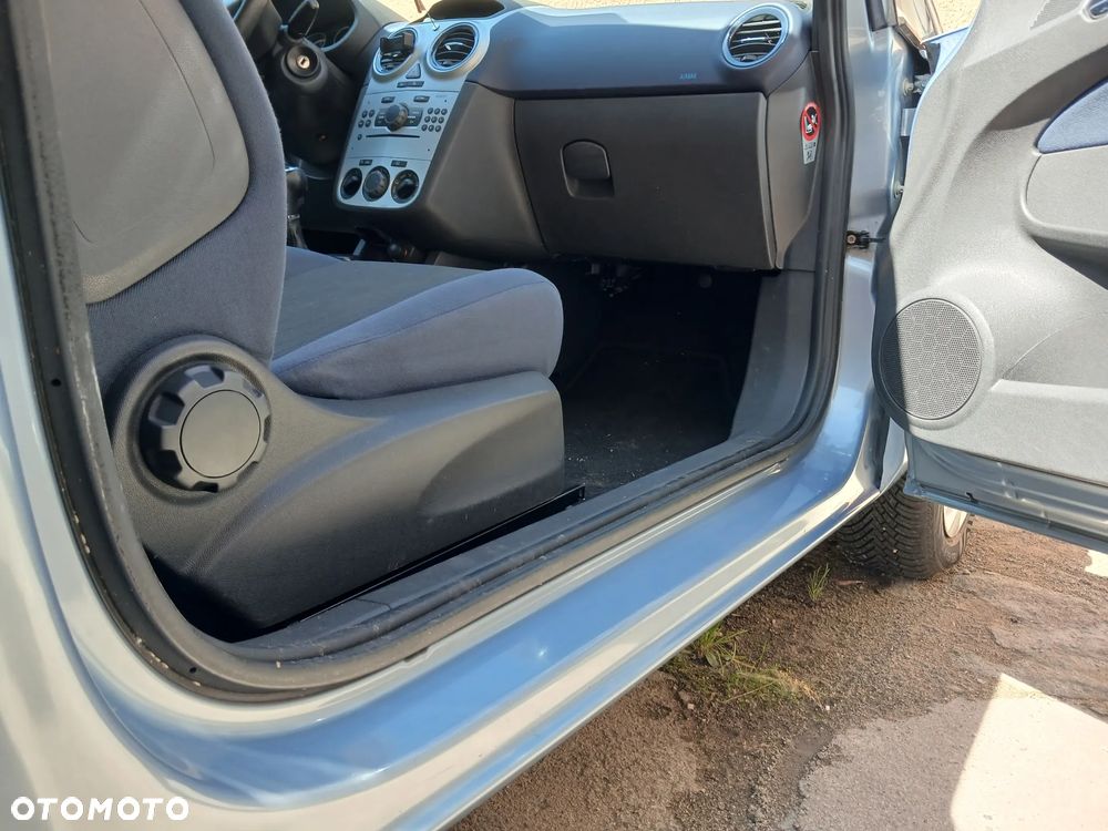 Opel Corsa - 10
