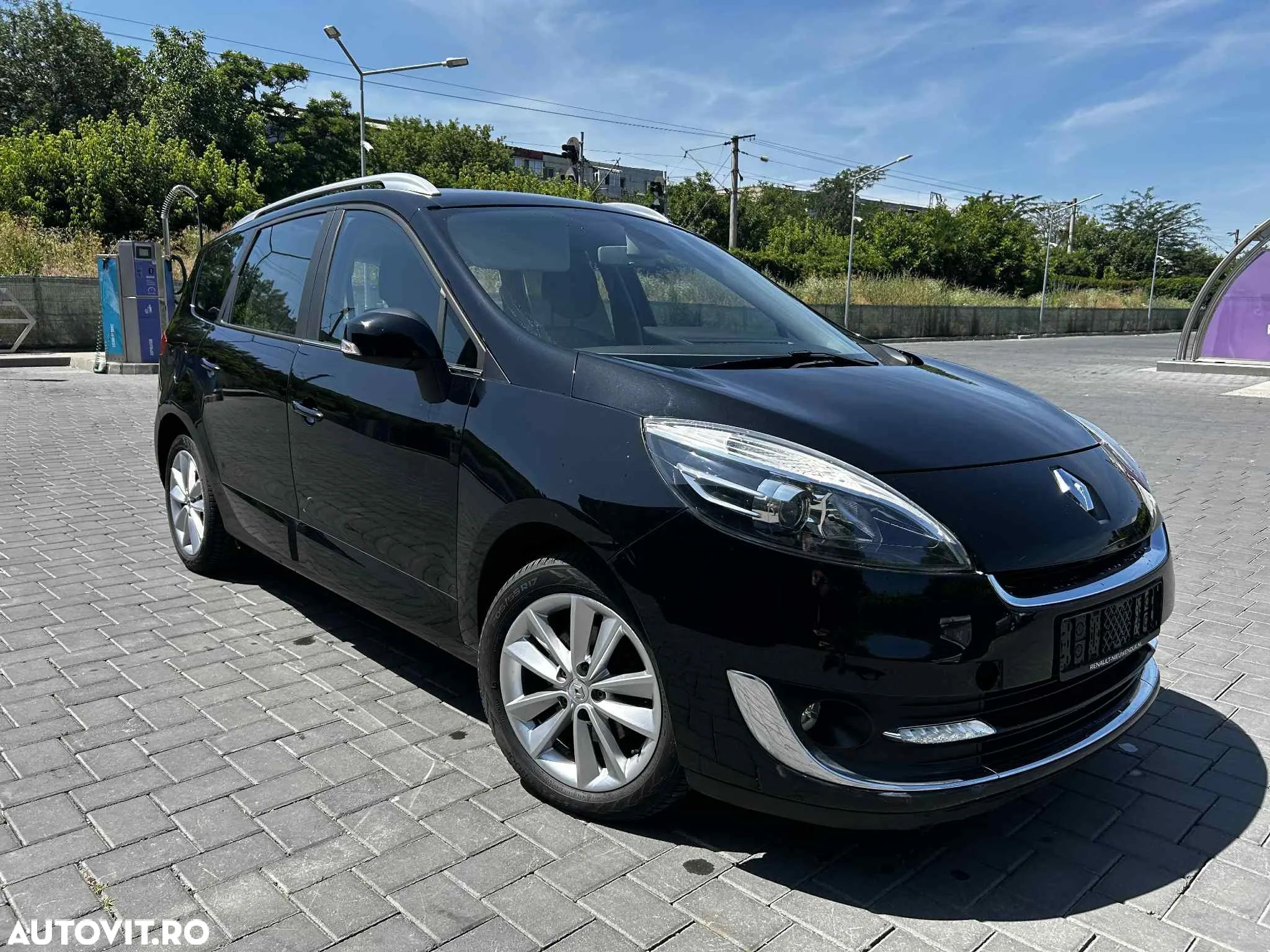 Renault Scenic - 1