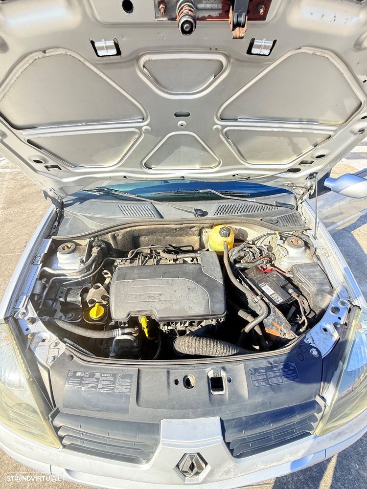 Renault Clio 1.2 16V Authentique - 18