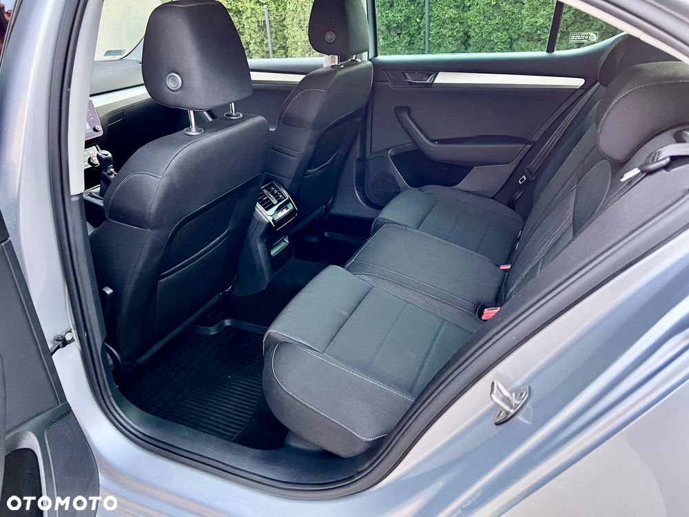 Skoda Superb 2.0 TDI SCR Style - 9