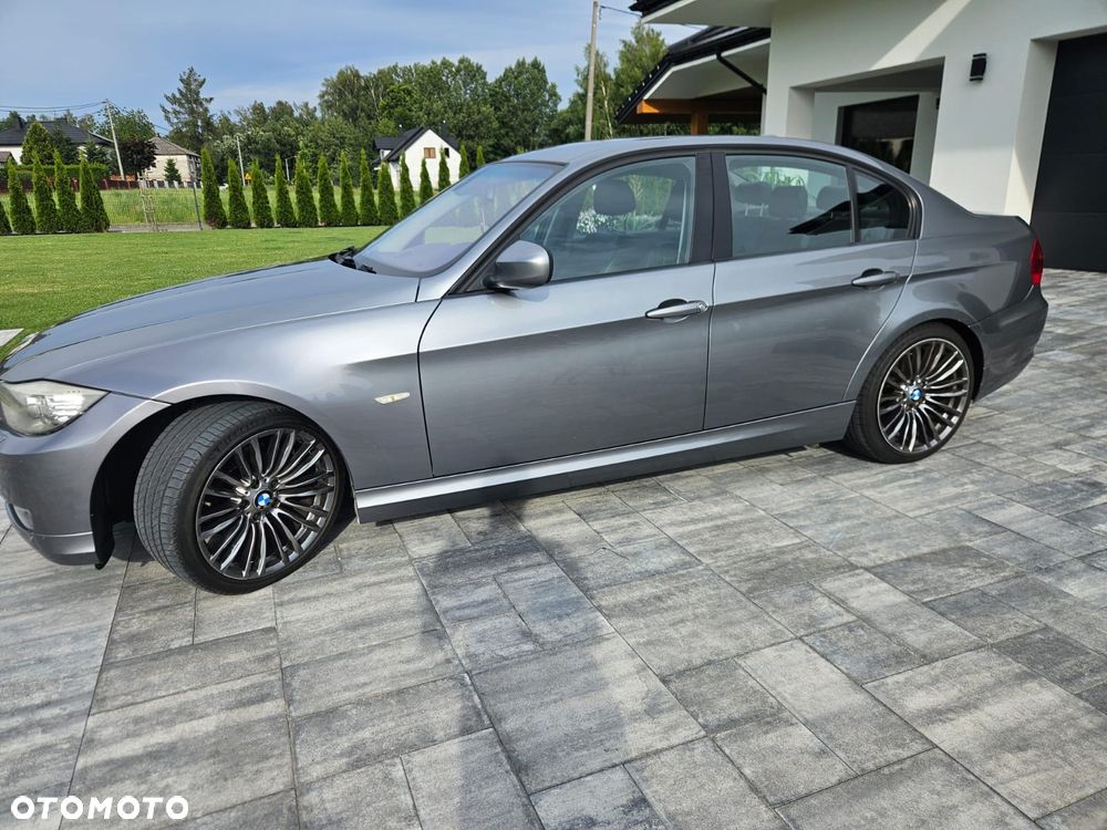 BMW Seria 3 320d Efficient Dynamics Sport Line EU6 - 4