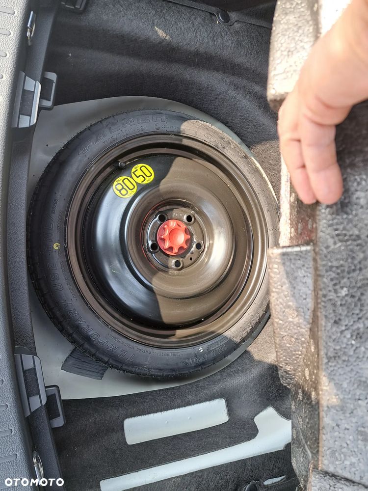 Toyota Corolla 1.8 Hybrid Comfort - 17