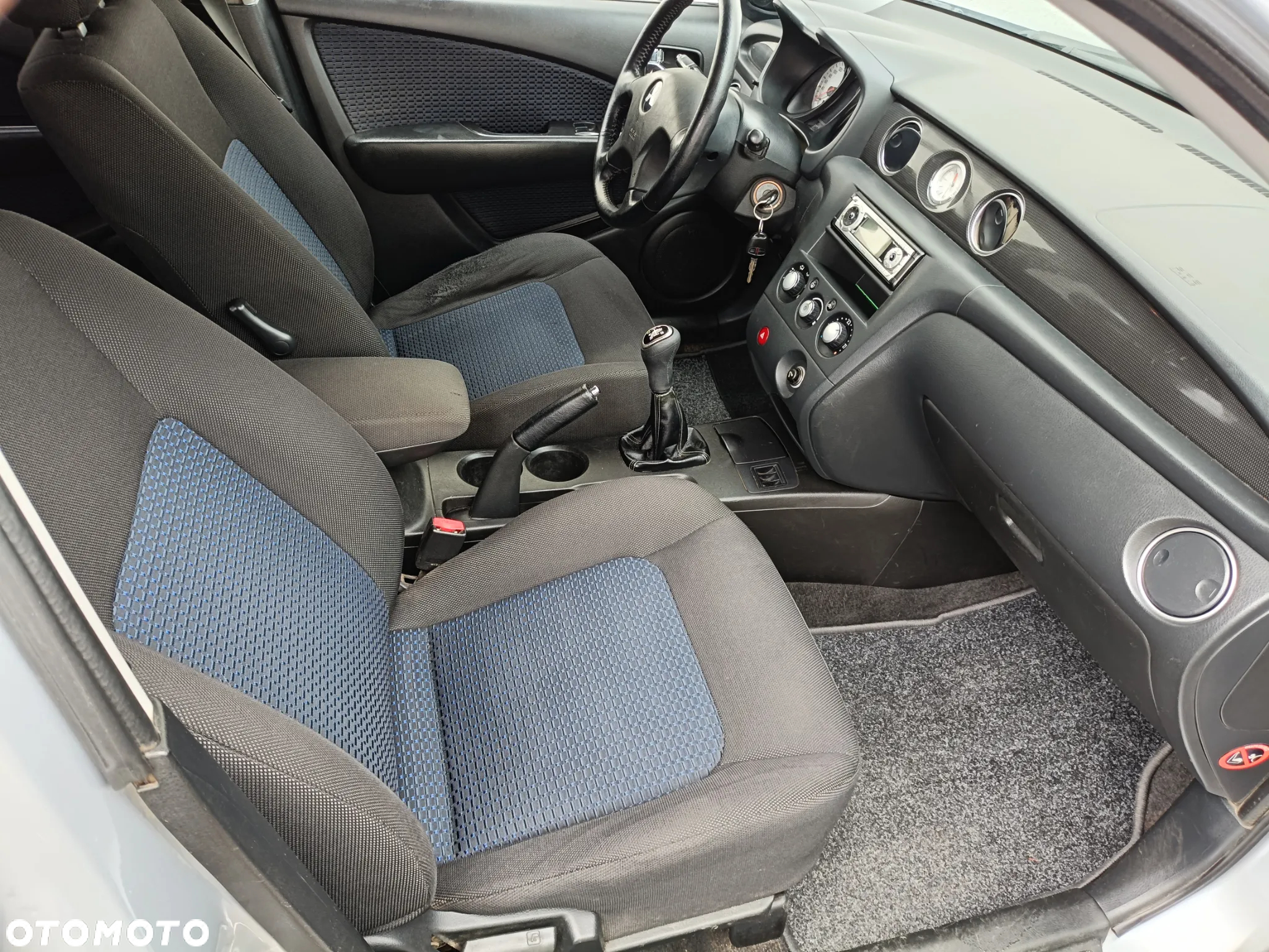 Mitsubishi Outlander 2.4 Dakar - 17