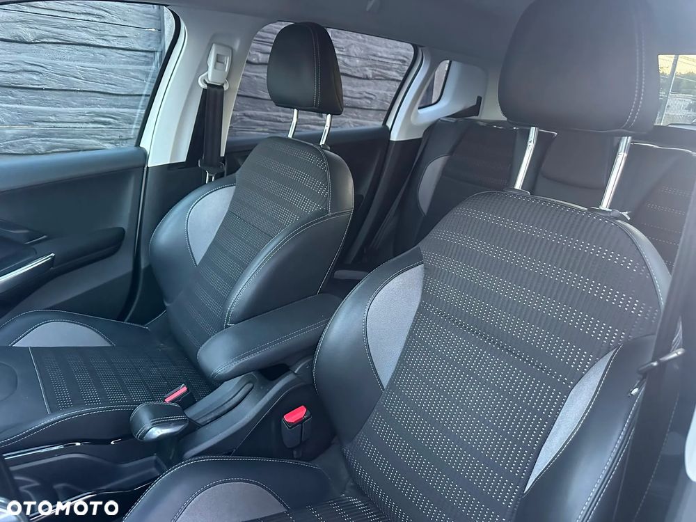 Peugeot 2008 PureTech 110 Stop&Start EAT6 Allure - 11