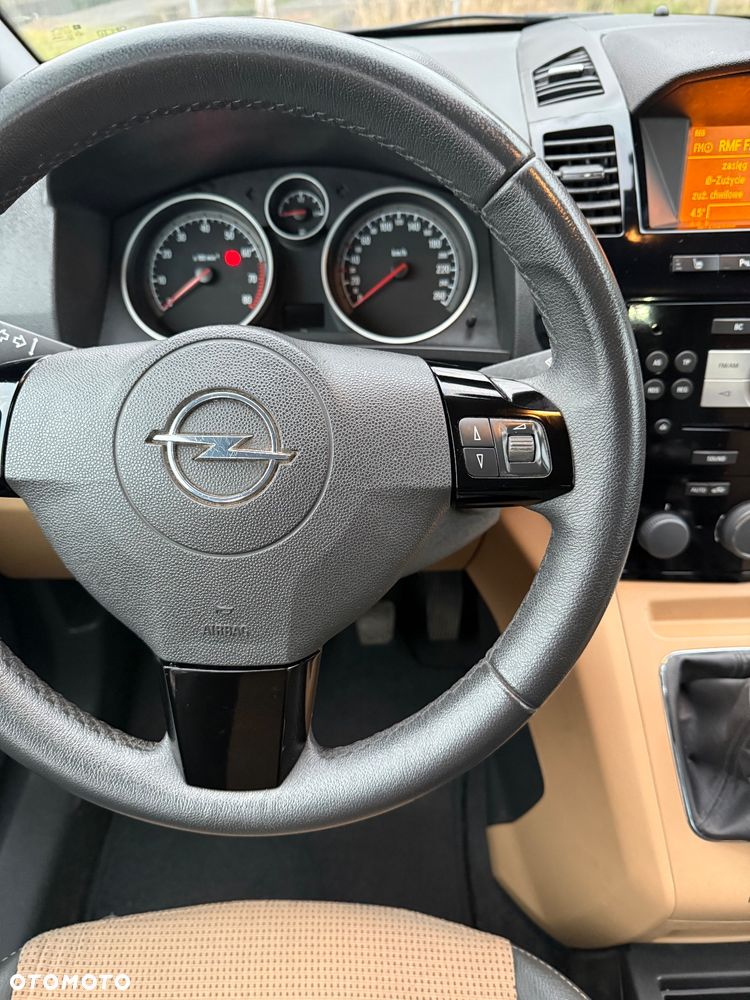 Opel Zafira 1.8 Family Plus - 22