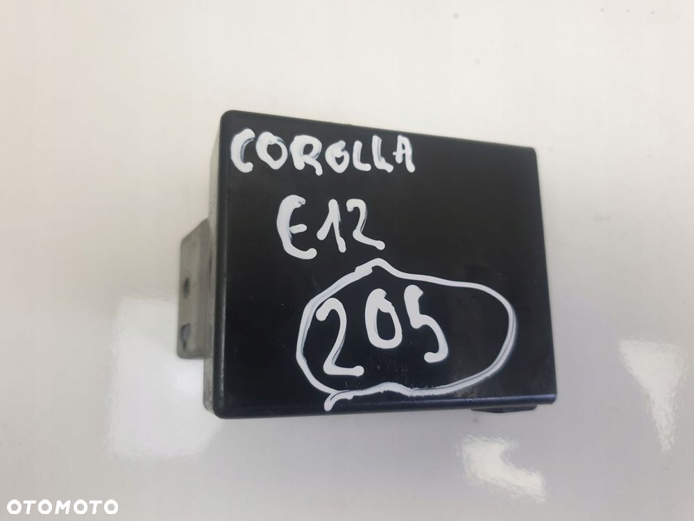 Toyota Corolla E12 2.0 D4D MODUŁ WENTYLATORÓW - 1