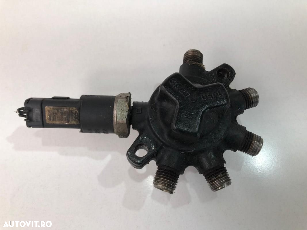Rampa injectoare Renault Clio 2 (1998-2005) 1.5 dci euro 3 8200057345 - 3