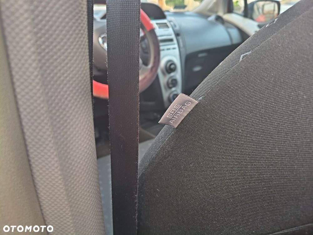 Toyota Yaris 1.0 VVT-i Team - 31