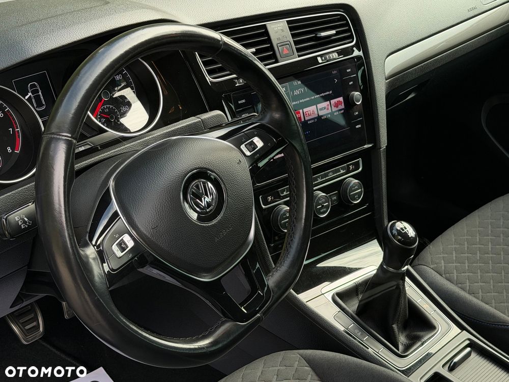 Volkswagen Golf - 20
