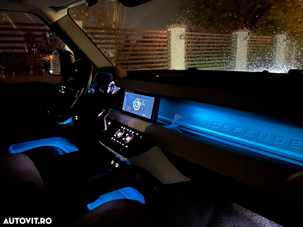 Land Rover Defender 110 3.0D 250 MHEV Hard Top X-Dynamic SE - 11