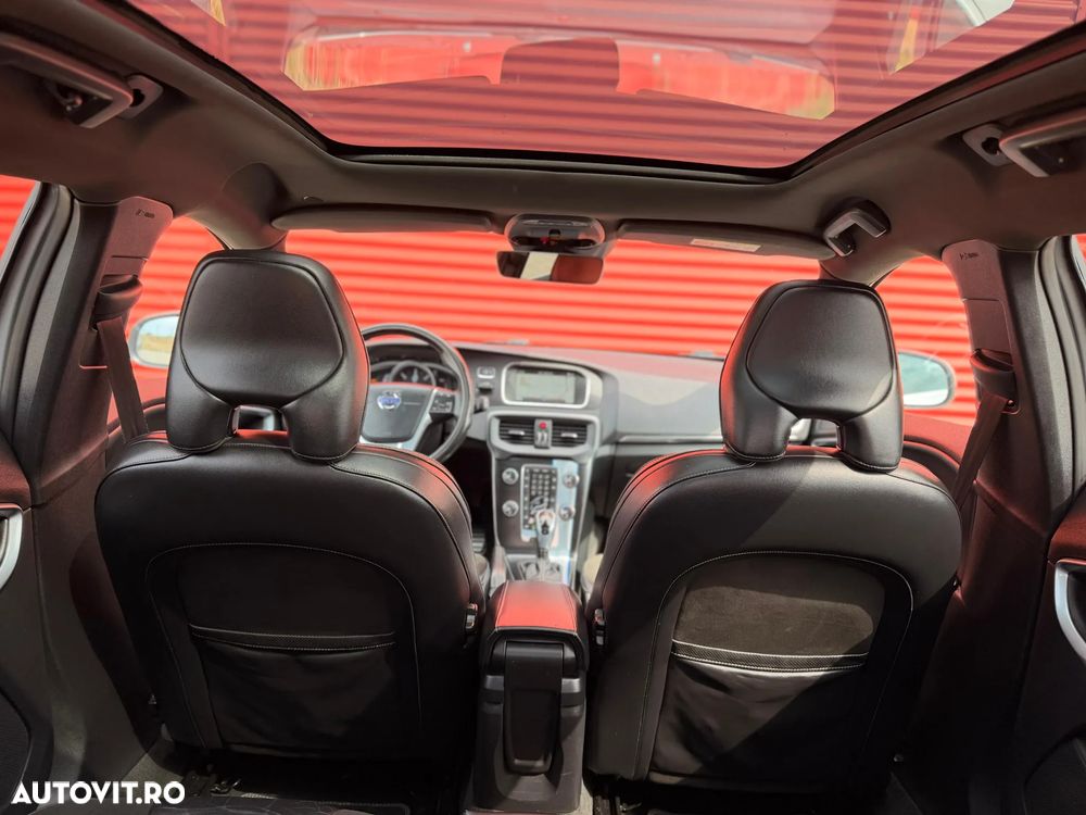 Volvo V40 D4 VEA Aut. R-Design - 9