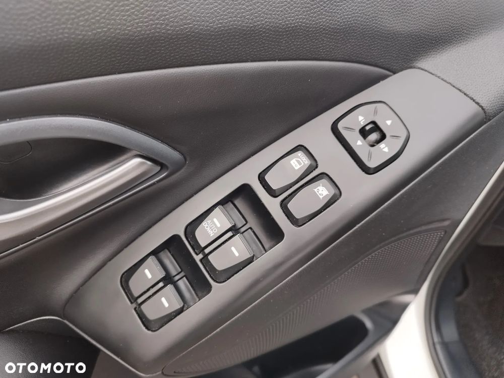 Hyundai ix35 1.6 2WD Fifa World Cup Edition - 19