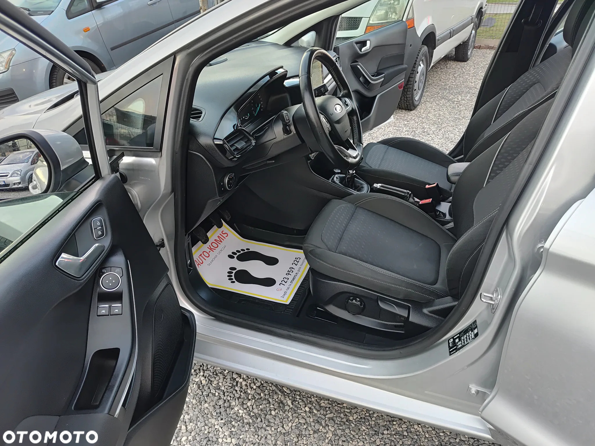 Ford Fiesta 1.0 EcoBoost S&S ST-LINE - 17