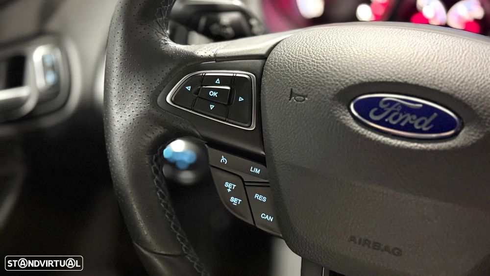 Ford Focus 2.3 EcoBoost RS - 24