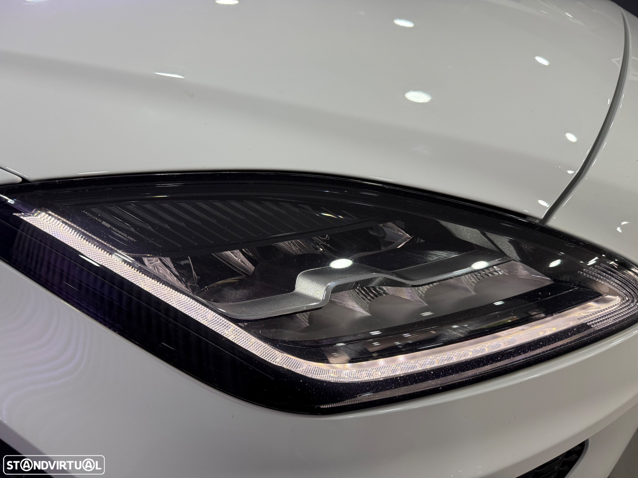 Jaguar E-Pace 2.0 i4D R-Dynamic HSE AWD Aut. - 33