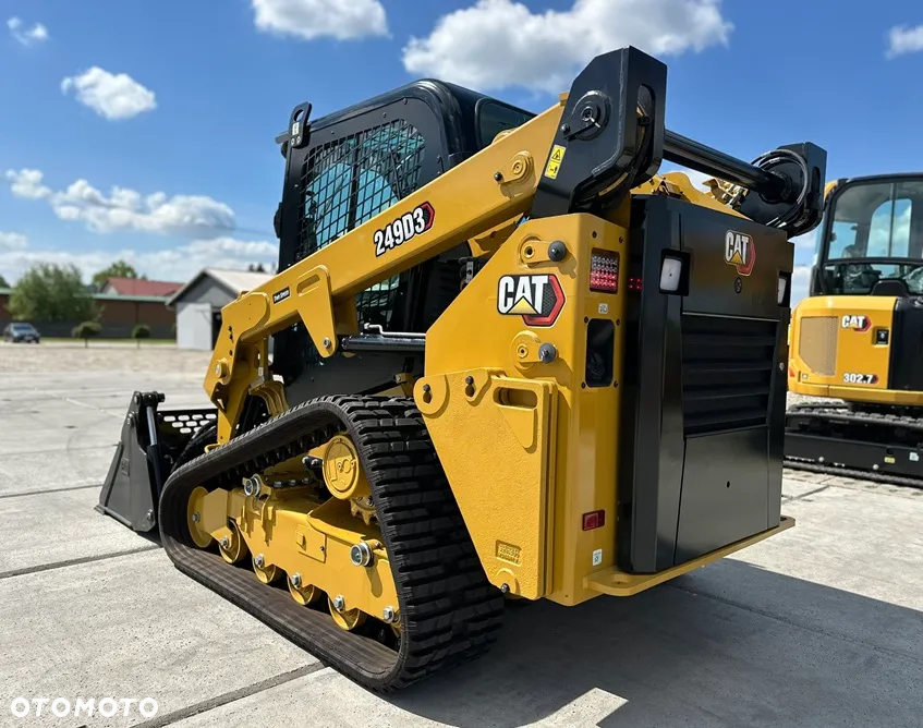 Caterpillar 249D3 - 9