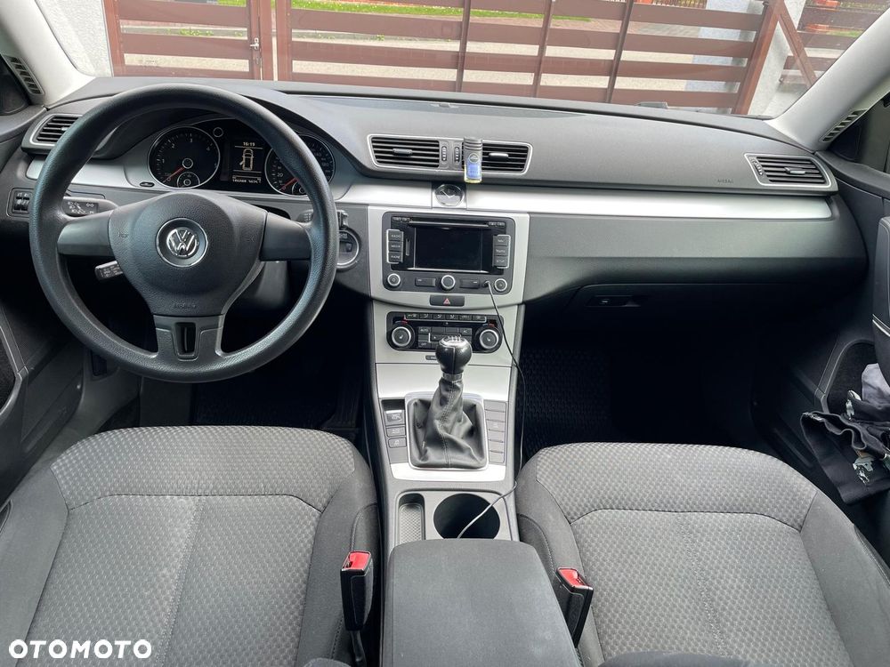 Volkswagen Passat 1.6 TDI Comfortline - 5