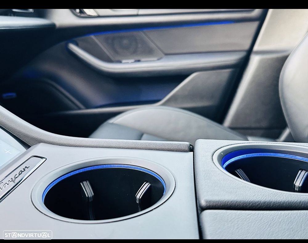 Porsche Taycan 4 - 22