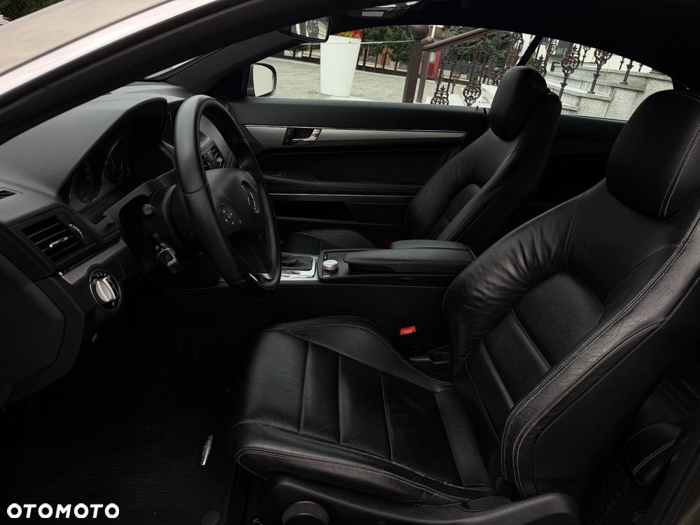 Mercedes-Benz Klasa E 250 CDI DPF BlueEFFICIENCY 7G-TRONIC Avantgarde - 24