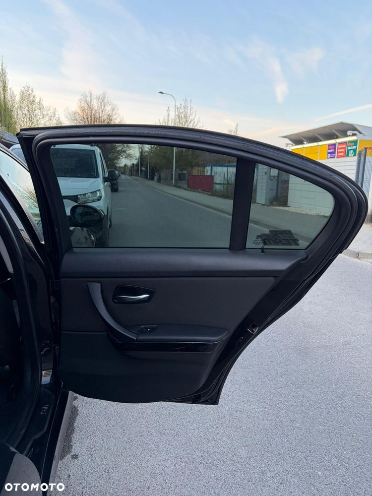 BMW Seria 3 318i - 15