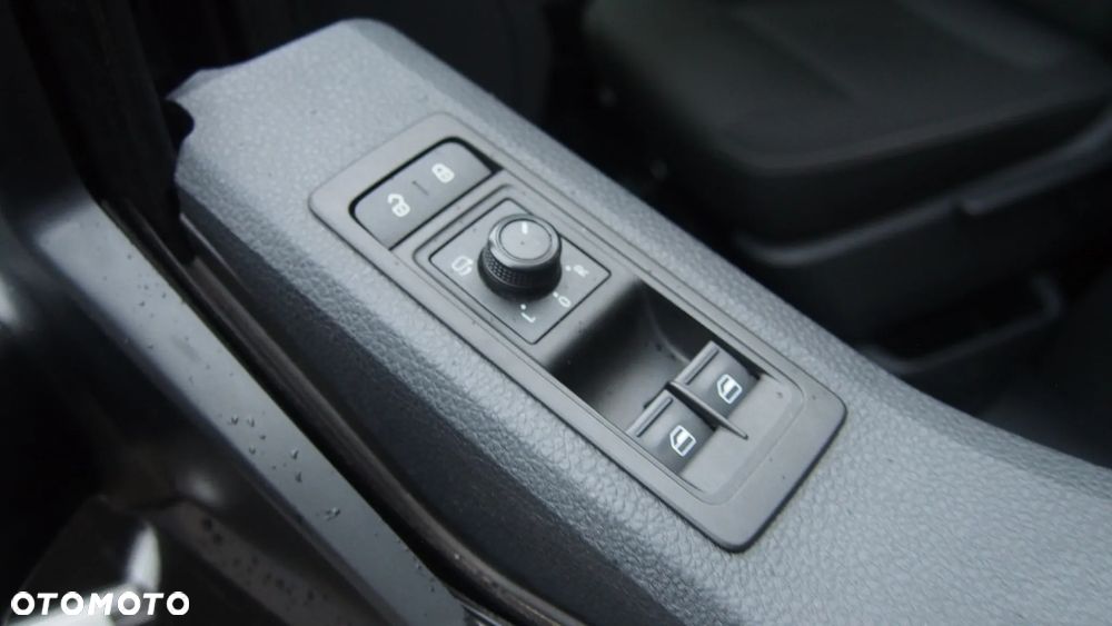 Volkswagen Multivan 2.0 TDI L1 Trendline 4Motion DSG - 27