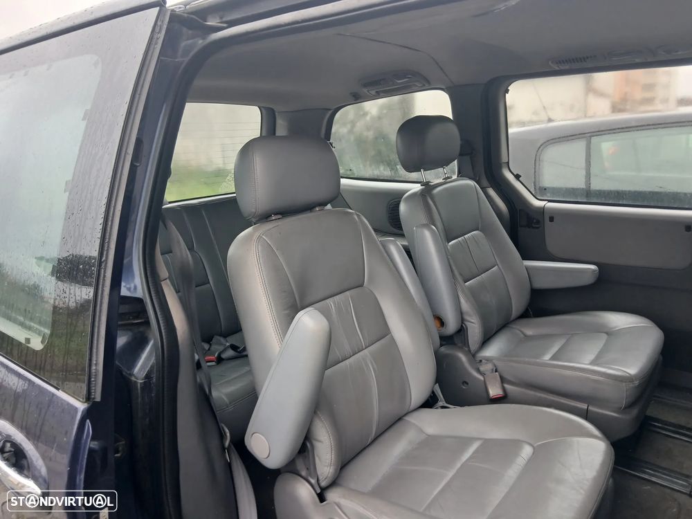 Kia Carnival 2.9 TDi LS Top - 4