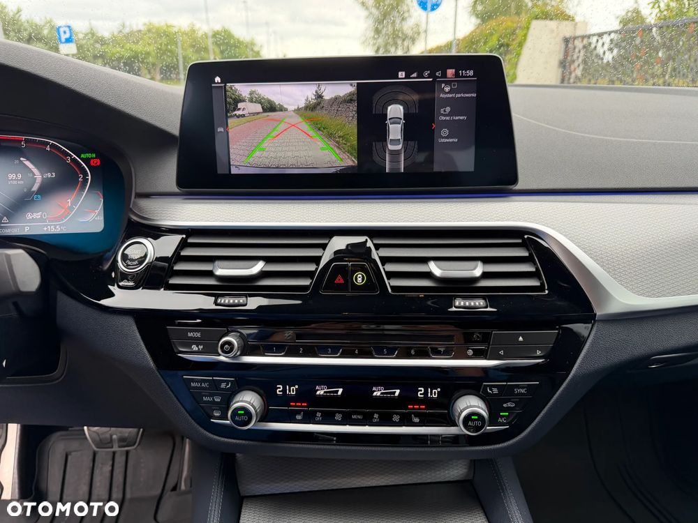BMW Seria 5 520d xDrive M Sport sport - 36