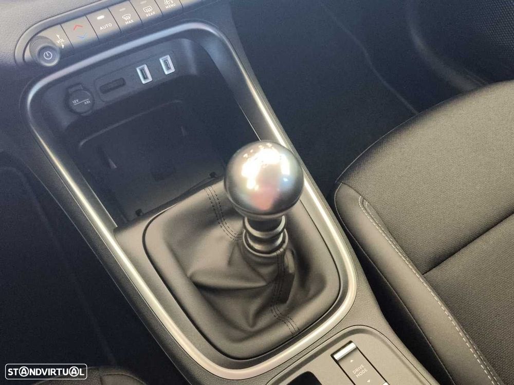 Jeep Avenger 1.2 GSE T3 Summit - 24