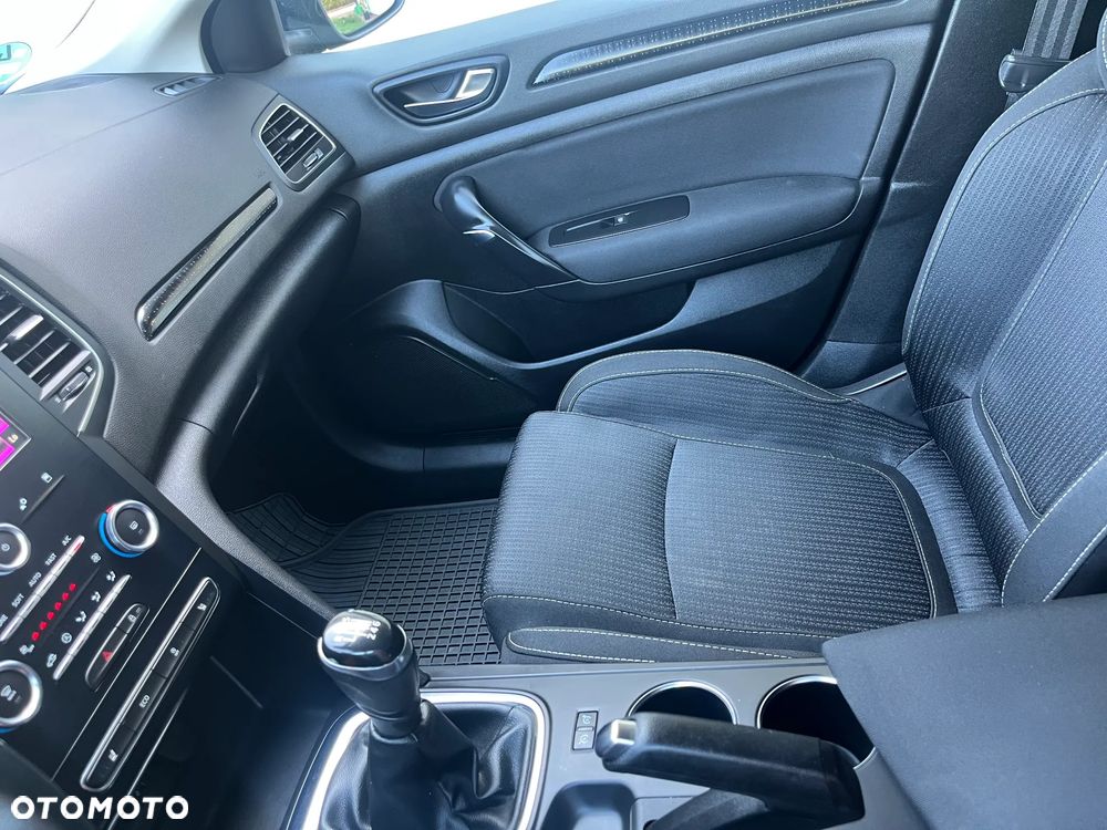 Renault Megane 1.2 Energy TCe Limited - 10