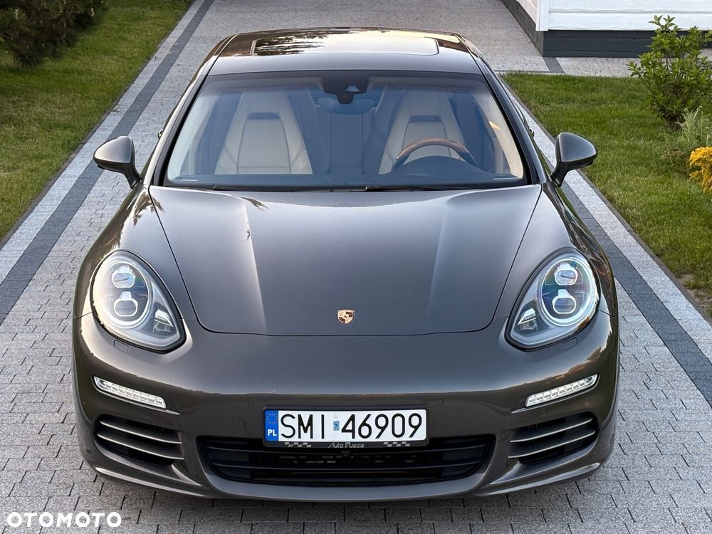 Porsche Panamera 4S Executive - 14