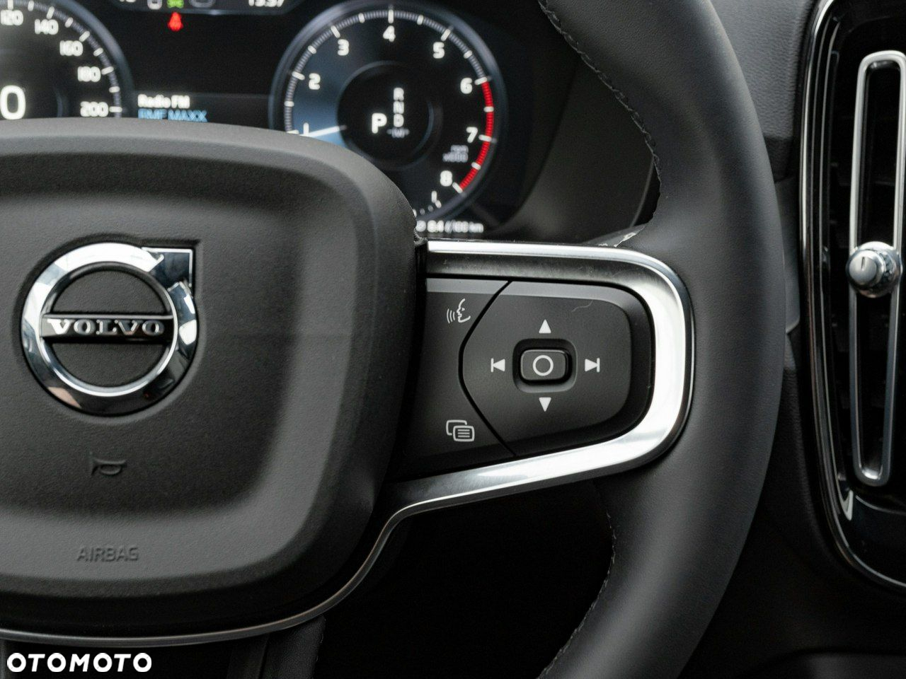 Volvo XC 40 T3 Momentum Pro - 18