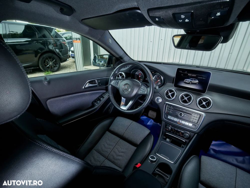 Mercedes-Benz GLA 180 d 7G-DCT Urban - 14