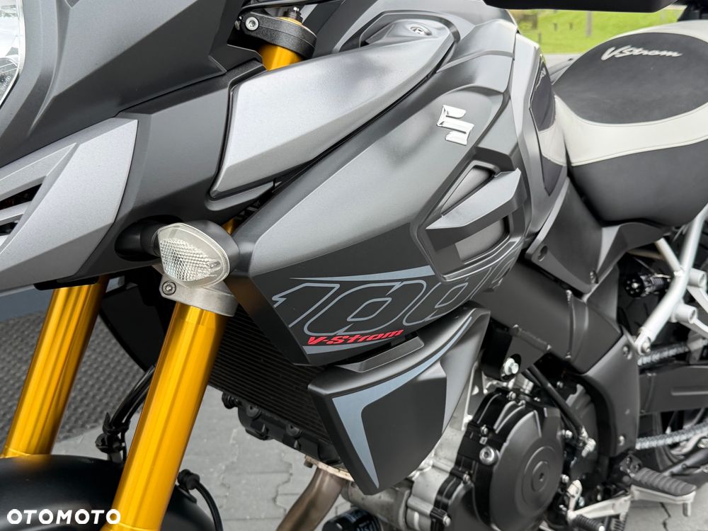 Suzuki V-STROM - 36