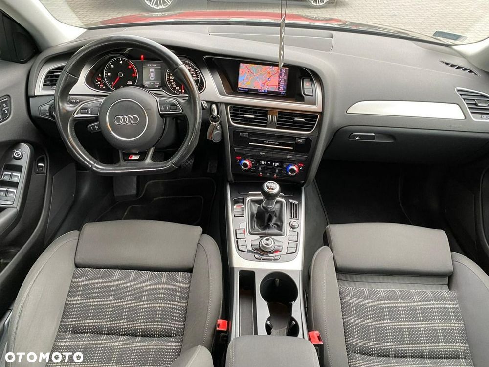 Audi A4 Limousine - 11