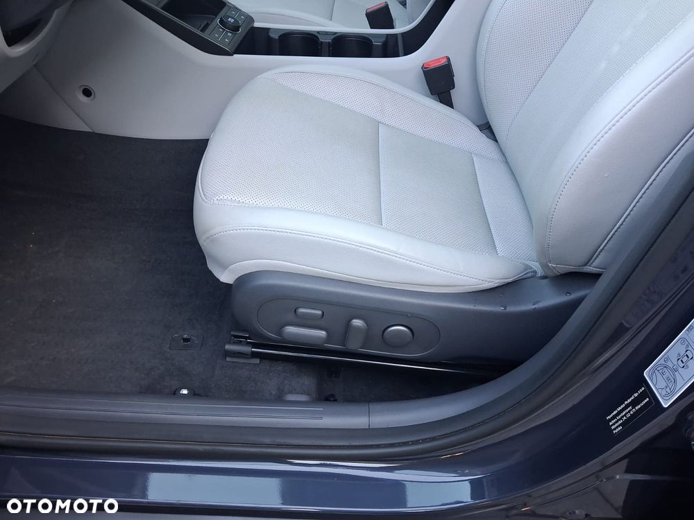 Hyundai Kona 1.6 GDI Hybrid Platinum DCT - 28