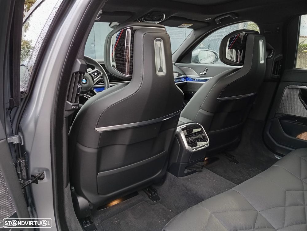 BMW 740 d xDrive Pack Desportivo M - 6