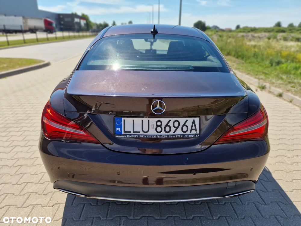 Mercedes-Benz CLA 180 7G-DCT - 3