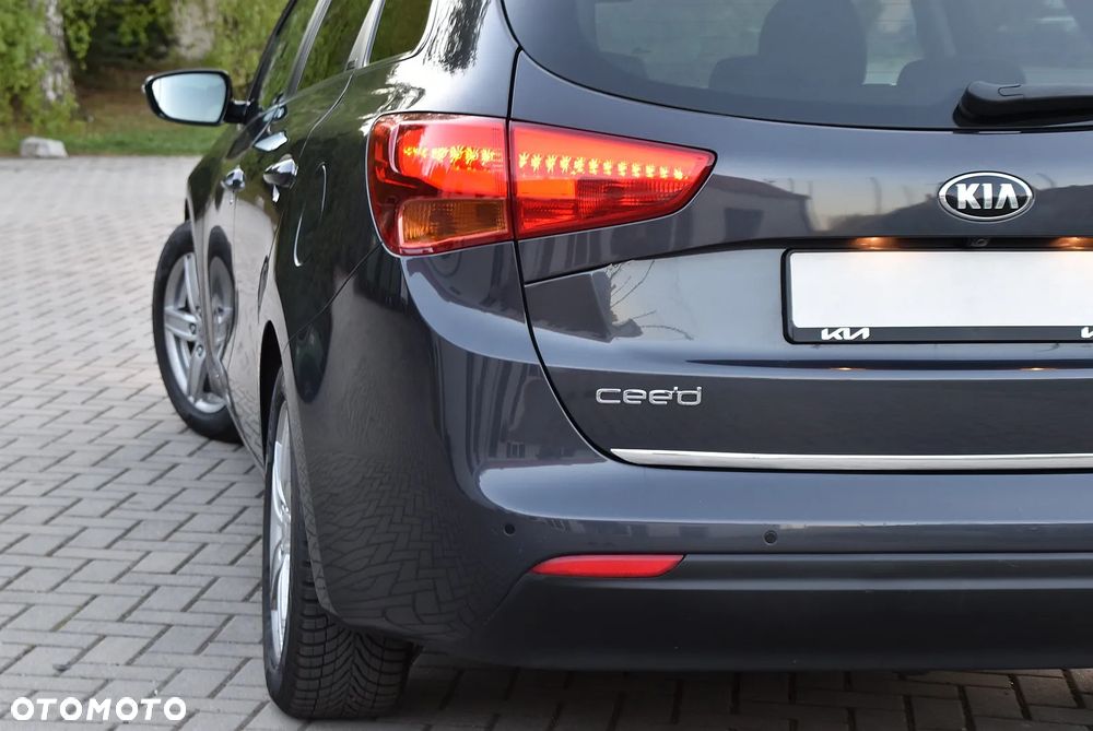 Kia Ceed 1.6 GDI DCT Platinum Edition - 11