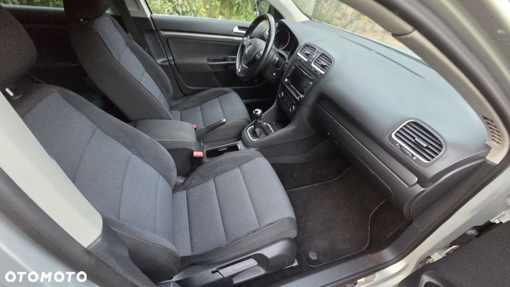 Volkswagen Golf - 33
