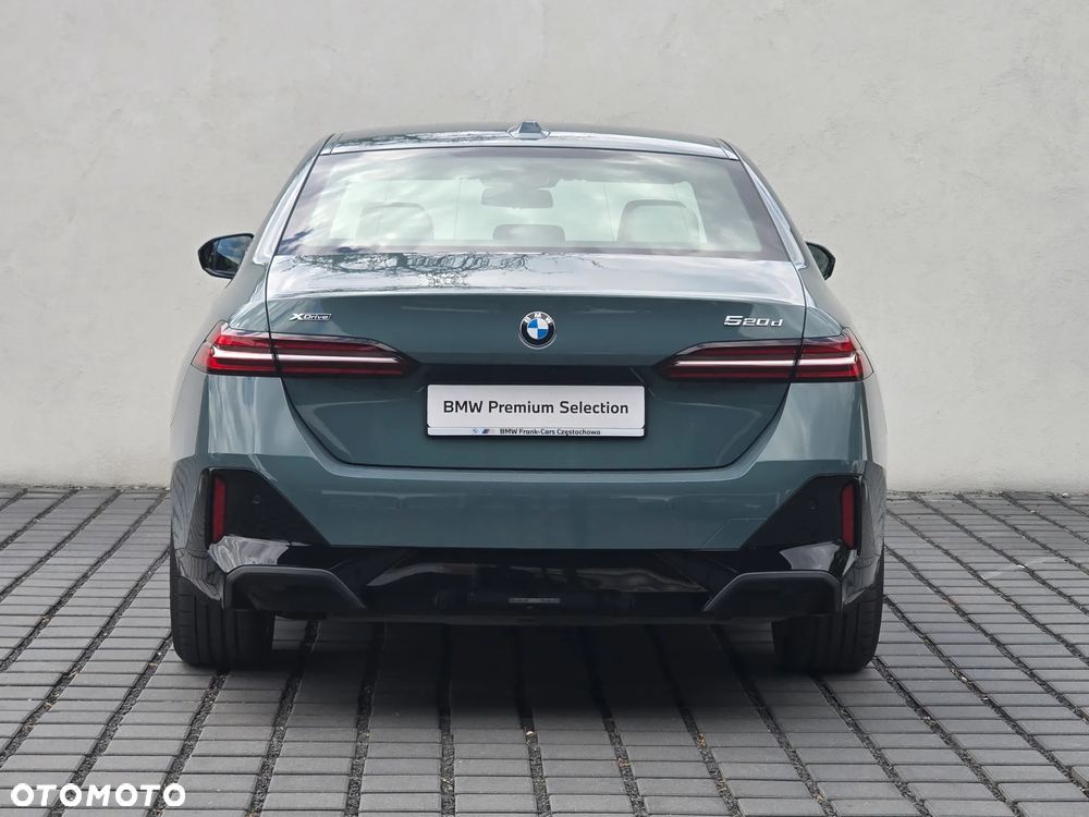 BMW Seria 5 520d xDrive - 4