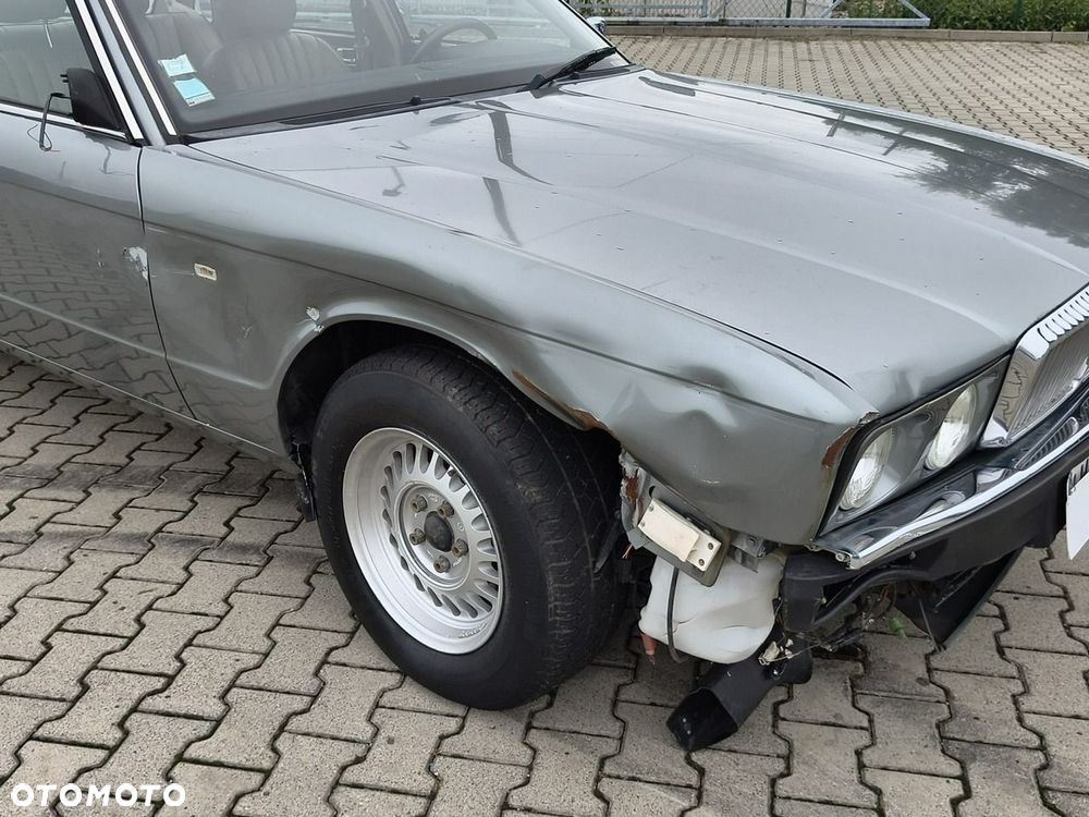 Jaguar XJ - 18
