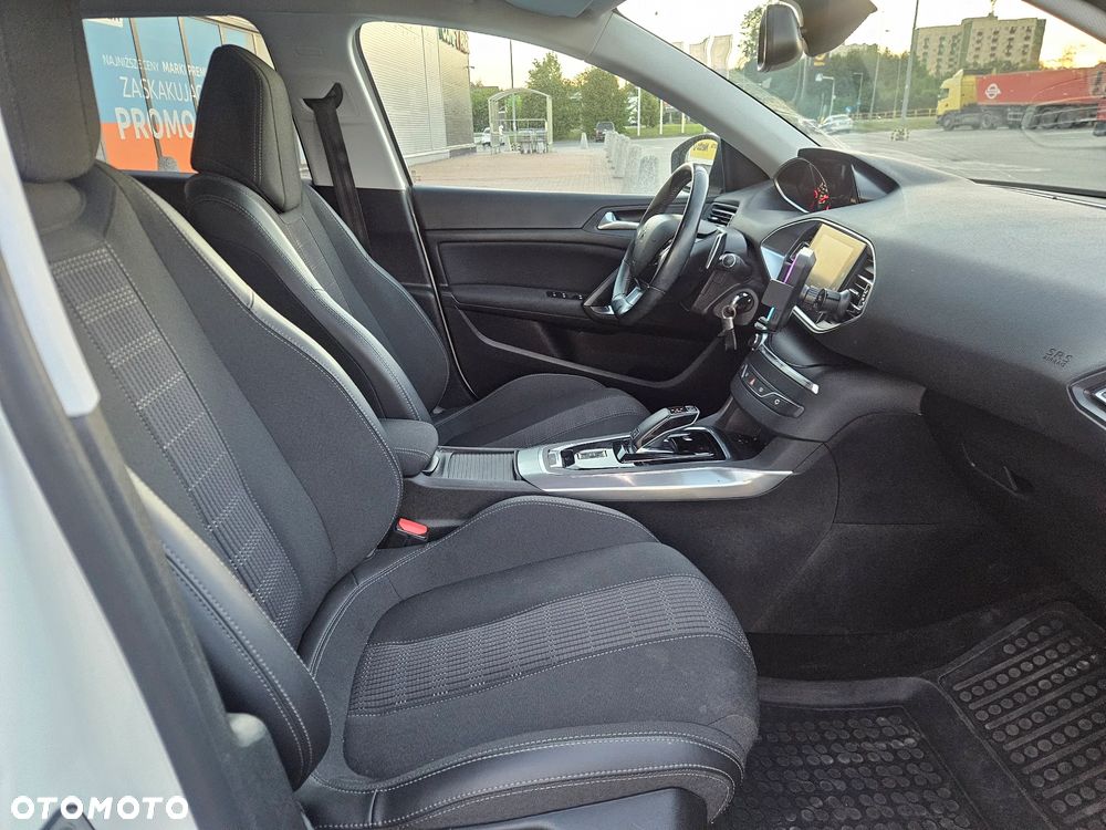 Peugeot 308 1.2 PureTech GPF Allure S&S EAT8 - 20