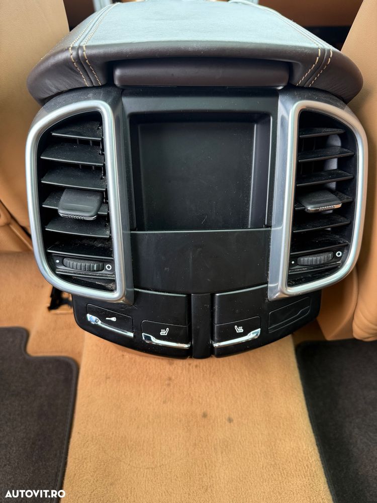 Porsche Cayenne 3.0 L V6 - 9