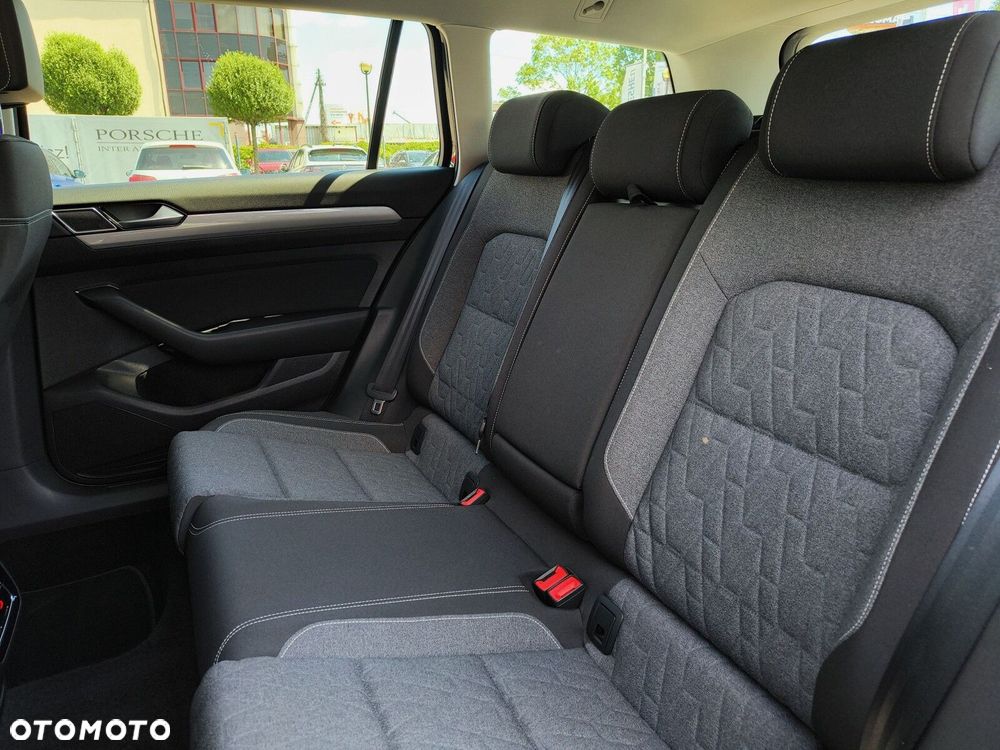 Volkswagen Passat - 25