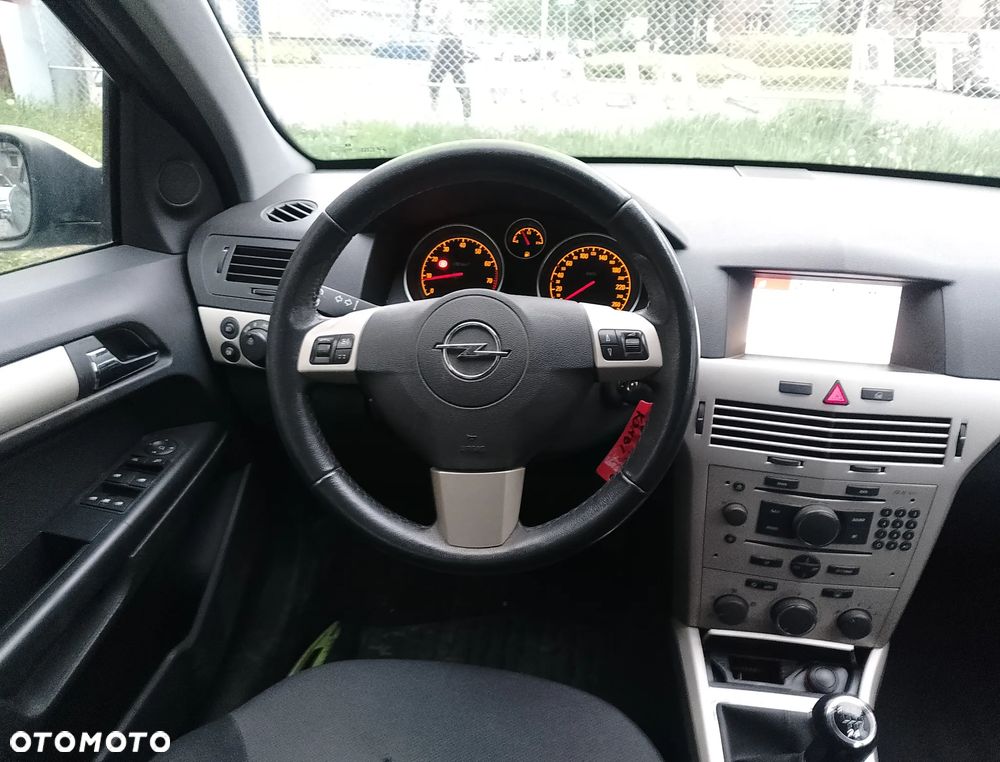 Opel Astra 1.6 Easytronic NAVI - 18