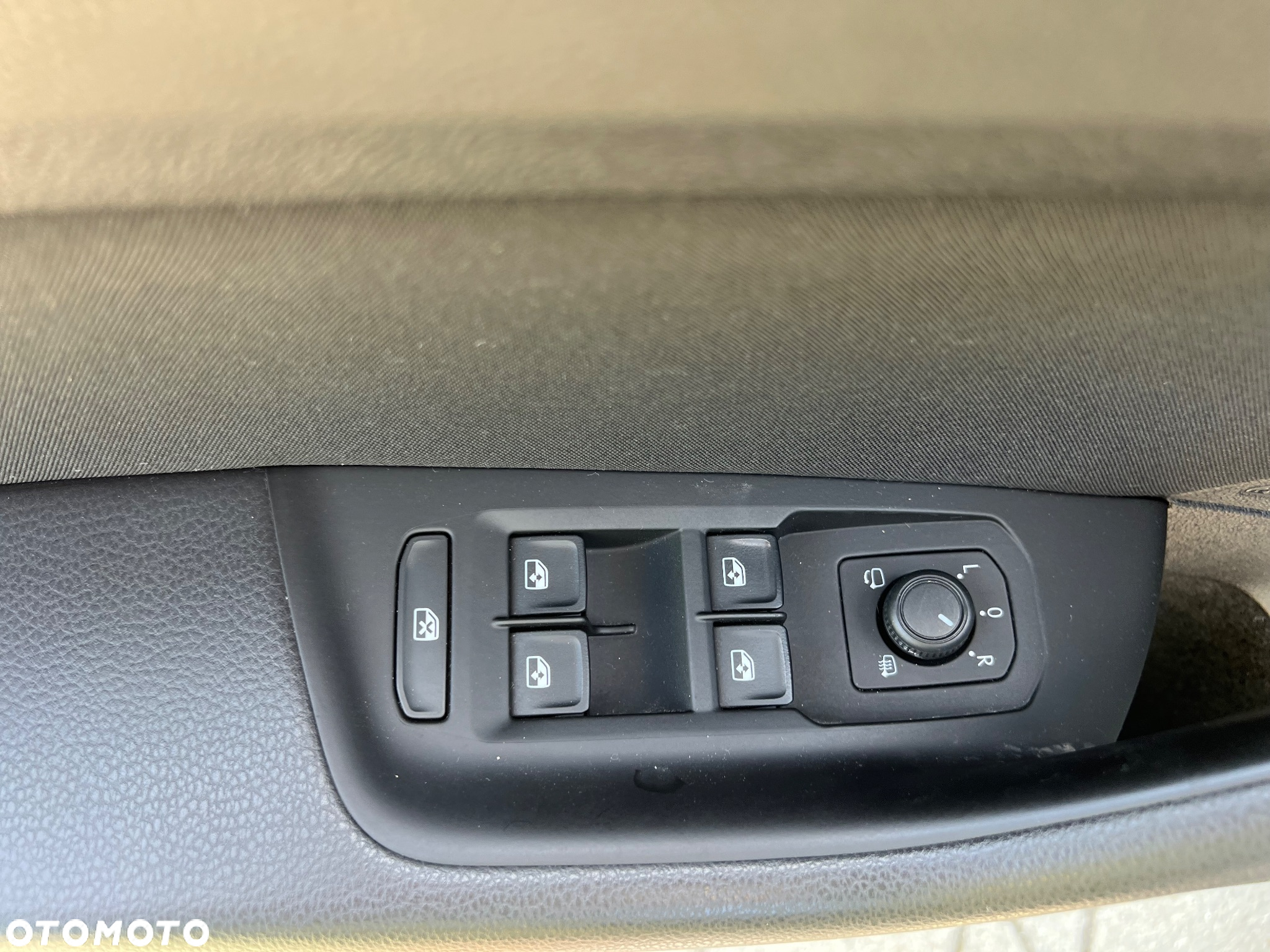 Volkswagen Passat 2.0 TDI Elegance DSG - 26