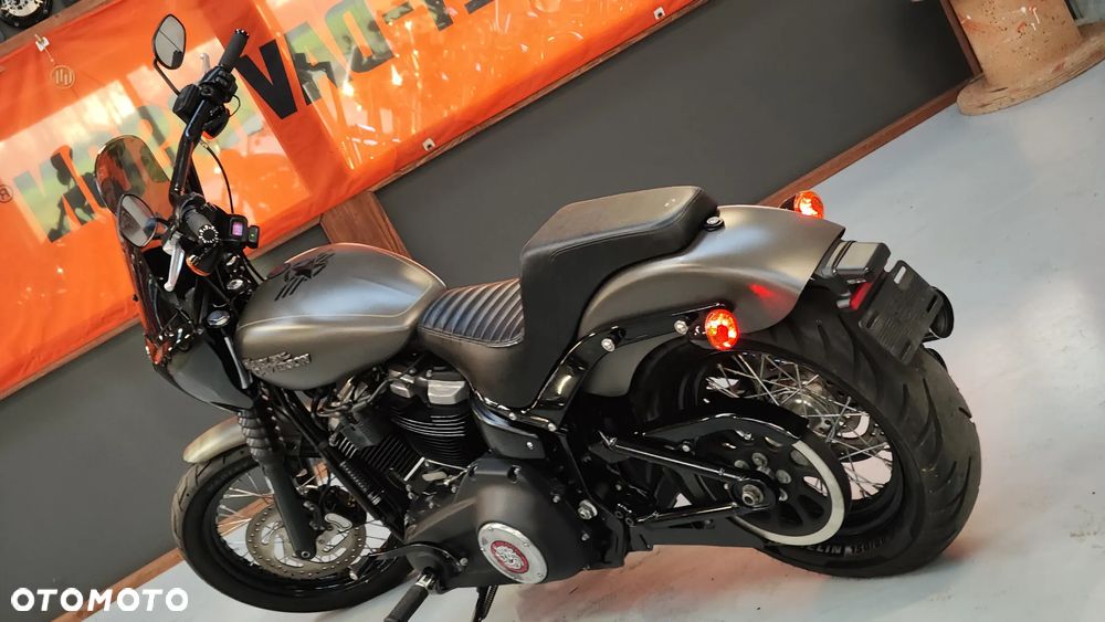 Harley-Davidson Softail Street Bob - 2