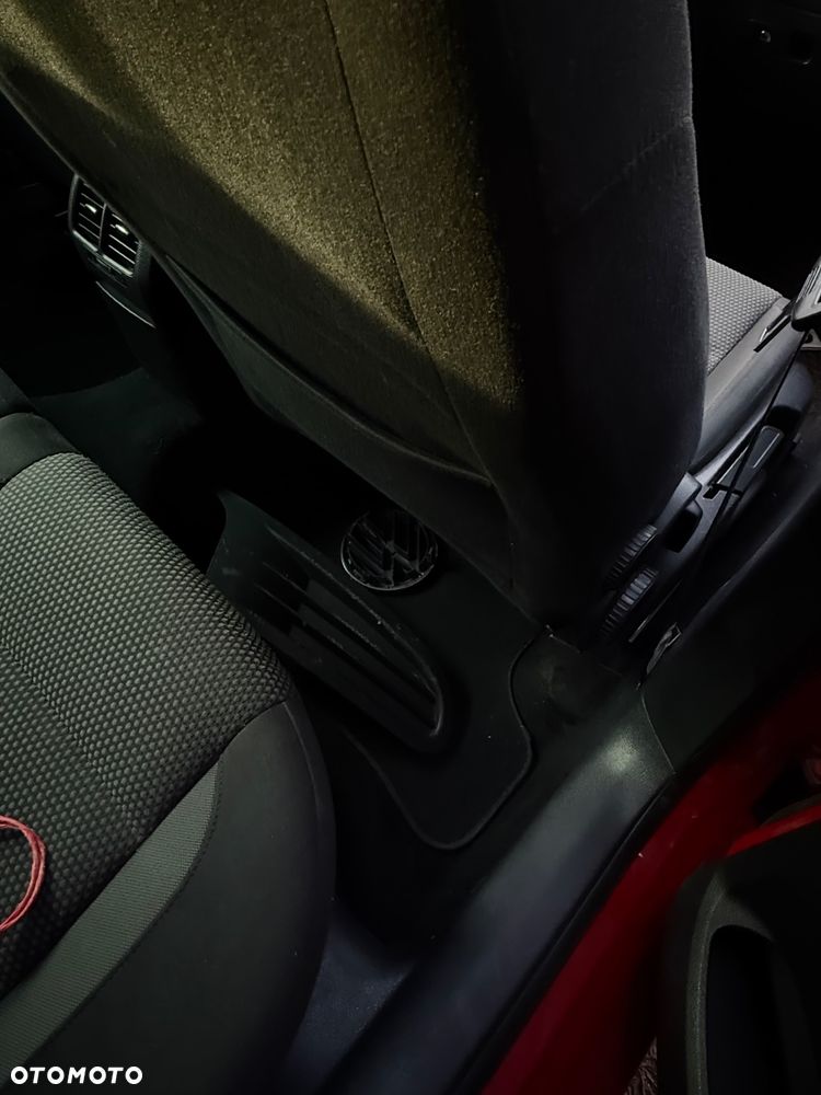 Volkswagen Golf 1.6 TDI Highline - 10