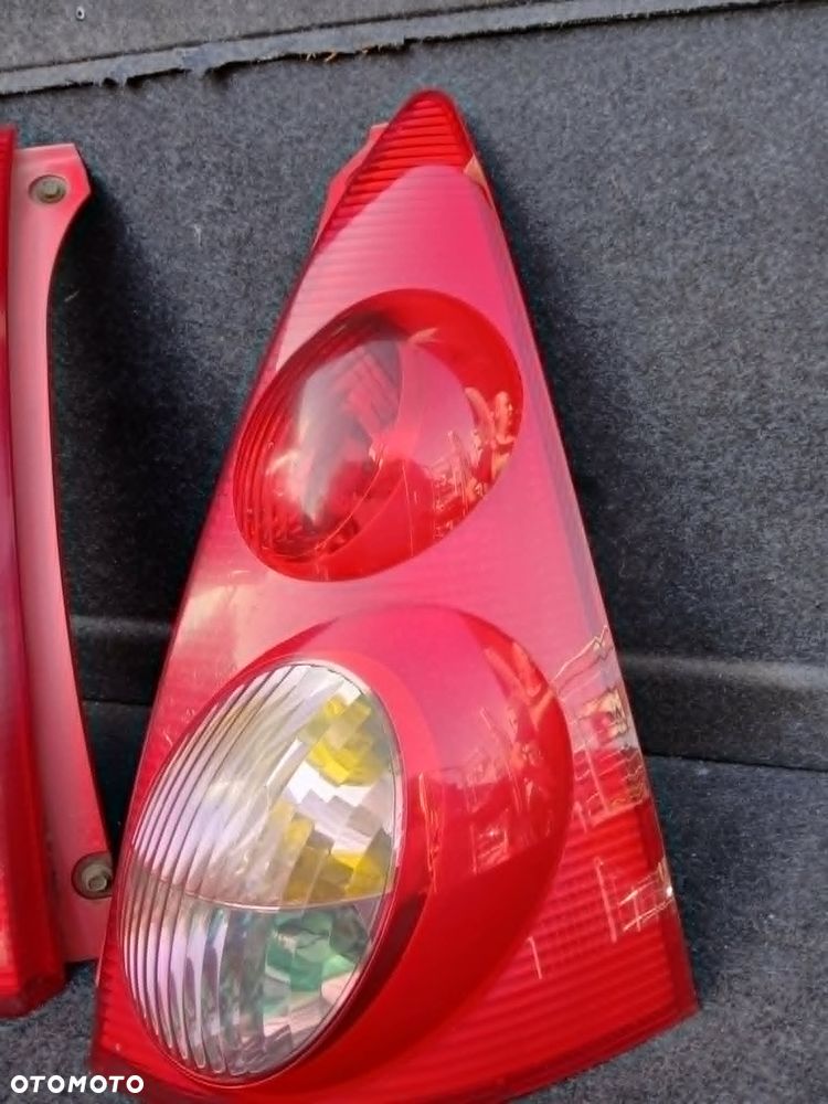 Peugeot 107 lampa tylna lewa, prawa - 2