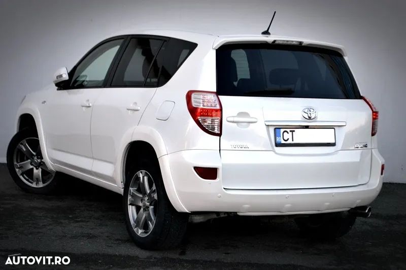 Toyota RAV4 2.2 D-4CAT 4WD Aut Executive - 9